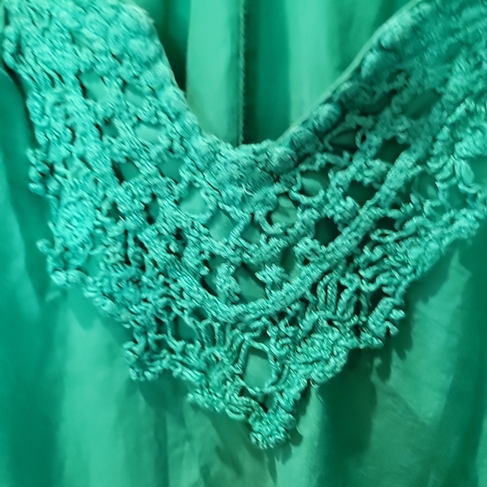 Trina Turk Bright Green Top Size L - Picture 2 of 8